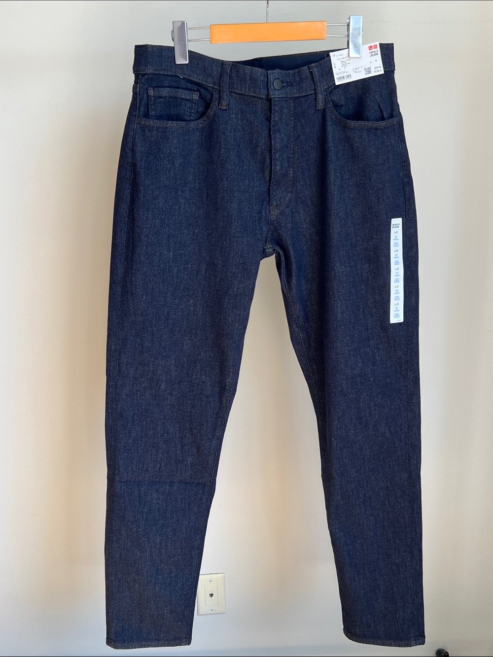 Uniqlo Slim Fit Tapered EZY Jeans in Dark Indigo